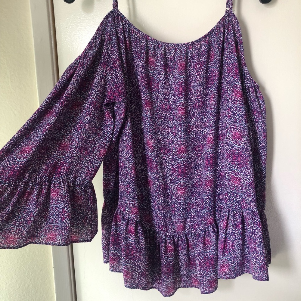 Cold Shoulder Top - Picture 2 of 3